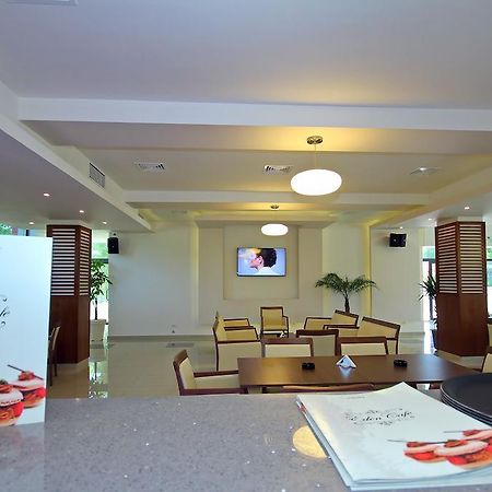 Hotel Eden Tulcea Ngoại thất bức ảnh