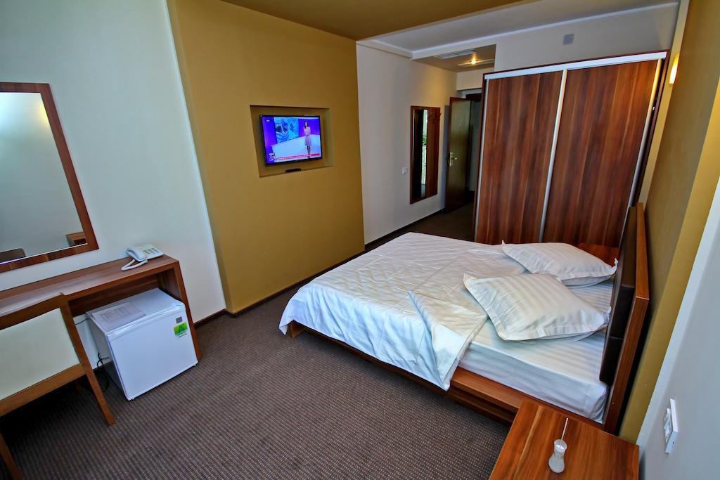 Hotel Eden Tulcea Phòng bức ảnh
