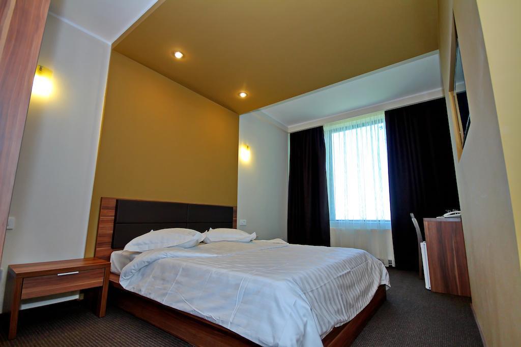 Hotel Eden Tulcea Phòng bức ảnh