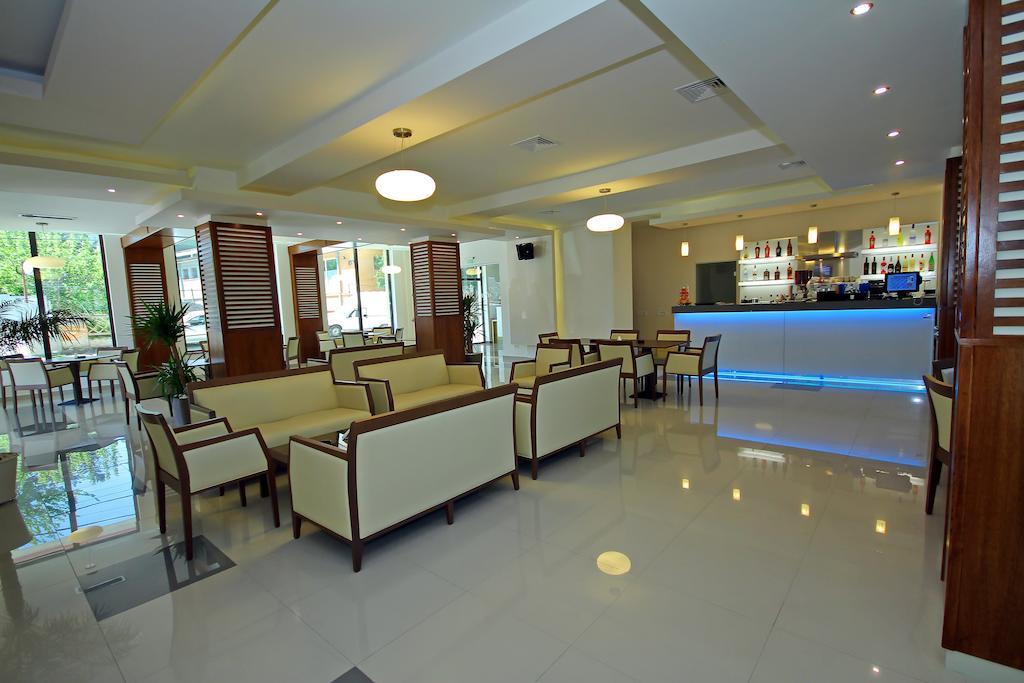 Hotel Eden Tulcea Ngoại thất bức ảnh