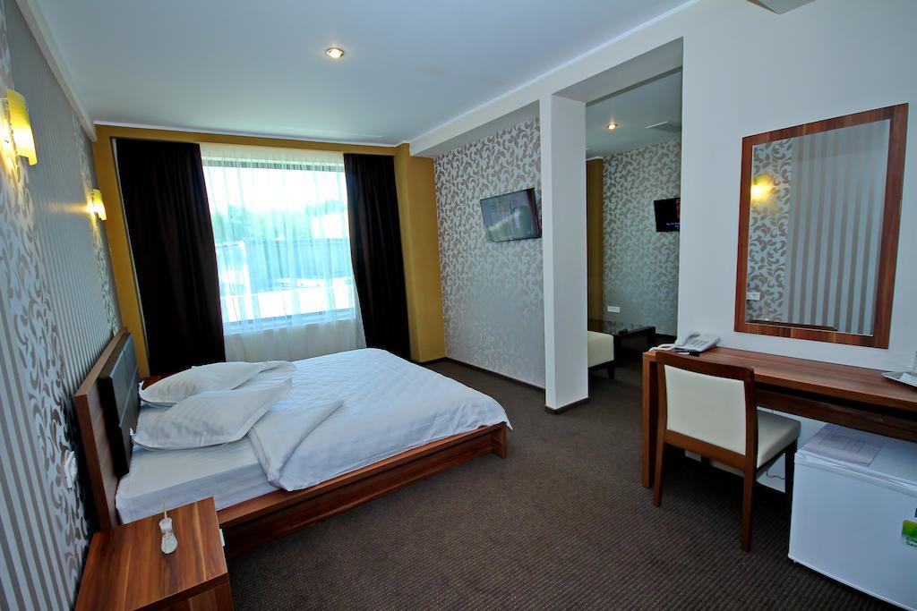 Hotel Eden Tulcea Phòng bức ảnh