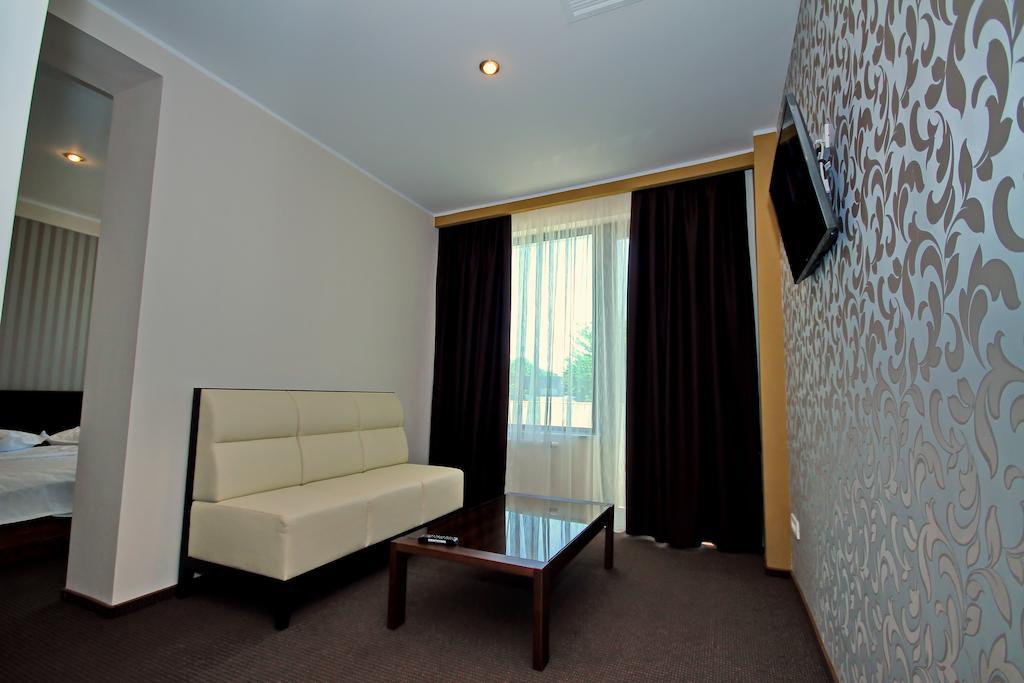 Hotel Eden Tulcea Ngoại thất bức ảnh