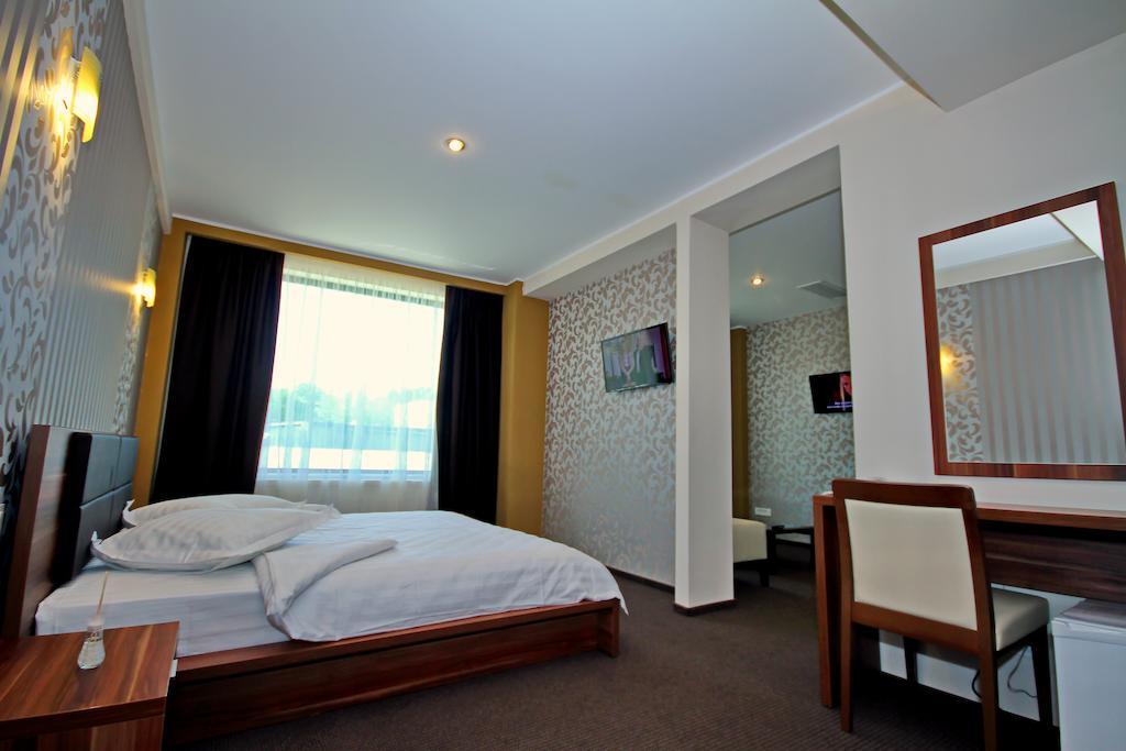Hotel Eden Tulcea Phòng bức ảnh