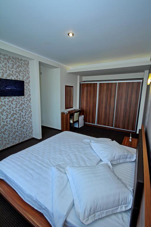 Hotel Eden Tulcea Phòng bức ảnh